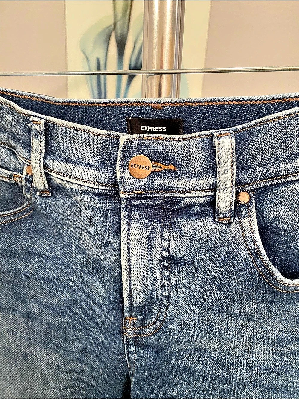 Express Mid Rise Medium Wash Skyscraper Jeans - Picture 5 of 7